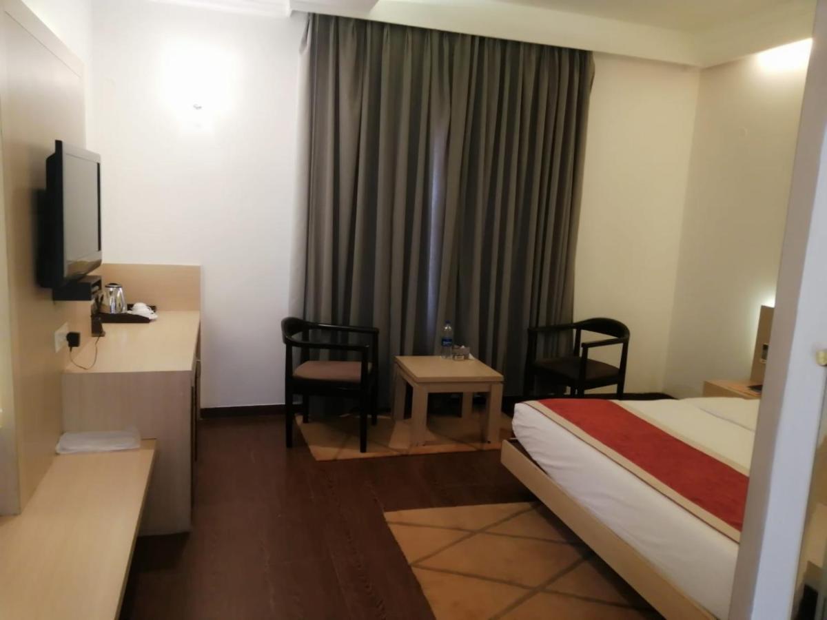קאנפור Kingston Resort מראה חיצוני תמונה